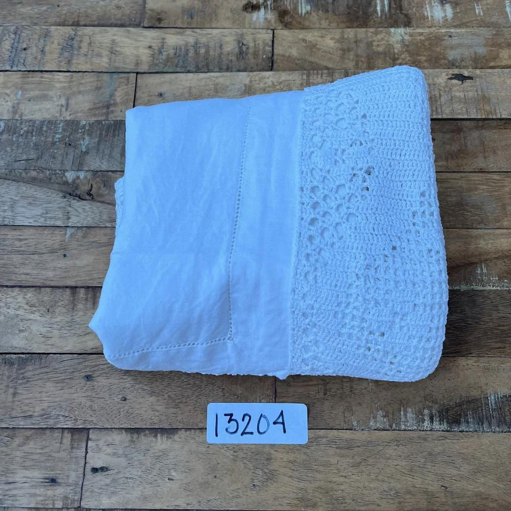 Victorian Irish Linen Handmade Lace Table Topper Centerpiece